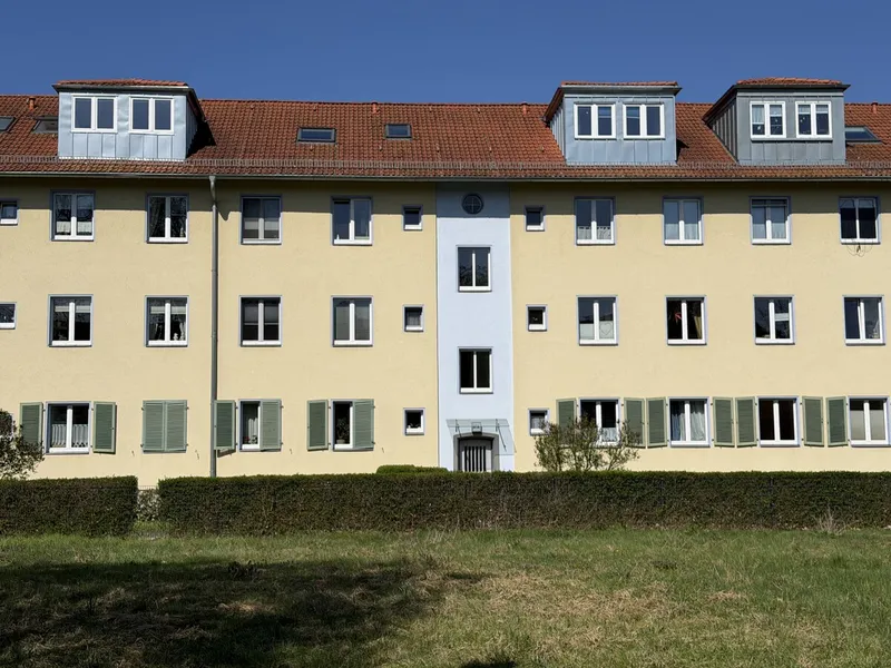 "Wohnen auf zwei Ebenen"–Exklusive Maisonette mit Dachterrasse*** Laminat***EBK***Gäste WC*** — photo 1